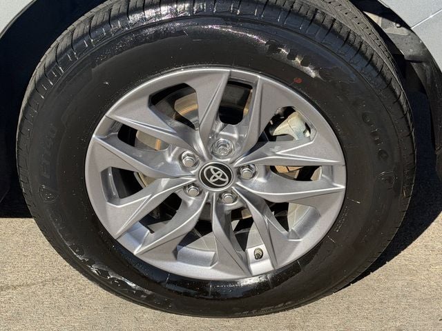 2025 Toyota SIENNA LE LE 8 Passenger