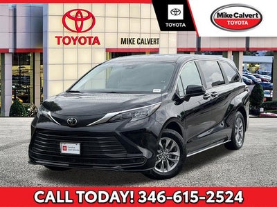 2026 Toyota Sienna LE 8 Passenger
