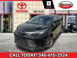 2026 Toyota Sienna LE 8 Passenger