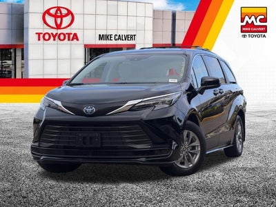 2024 Toyota Sienna LE 8 Passenger