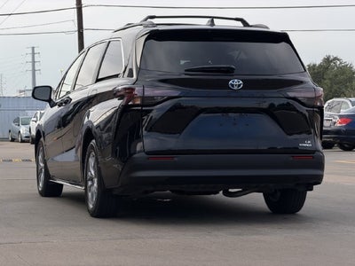 2024 Toyota Sienna LE 8 Passenger