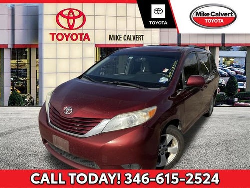 2017 Toyota Sienna LE 8 Passenger
