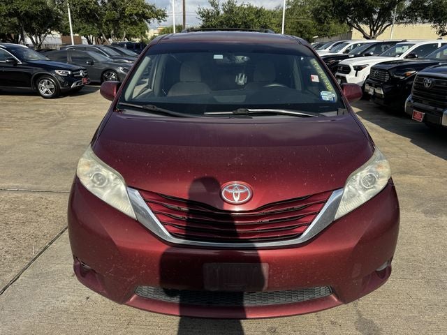 2017 Toyota Sienna LE 8 Passenger