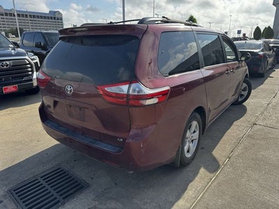 2017 Toyota Sienna LE 8 Passenger