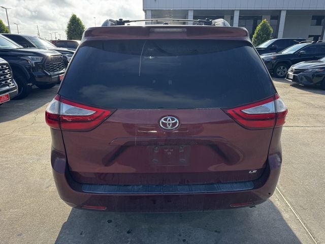 2017 Toyota Sienna LE 8 Passenger