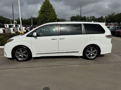 2018 Toyota Sienna SE 8 Passenger