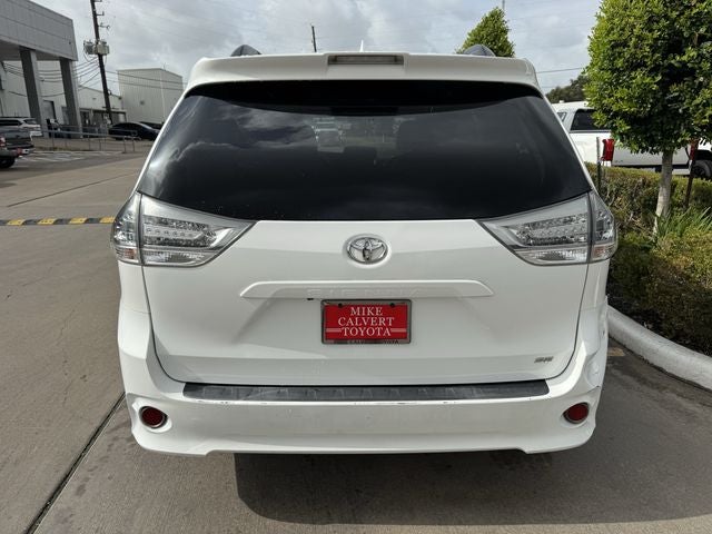 2018 Toyota Sienna SE 8 Passenger