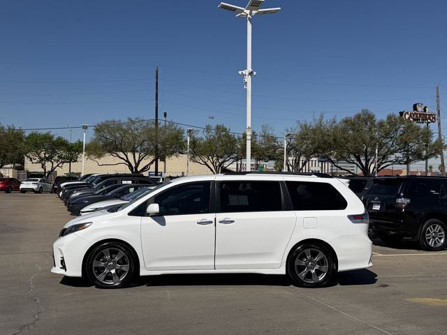 2020 Toyota SIENNA SE 3.5L SE 8 Passenger