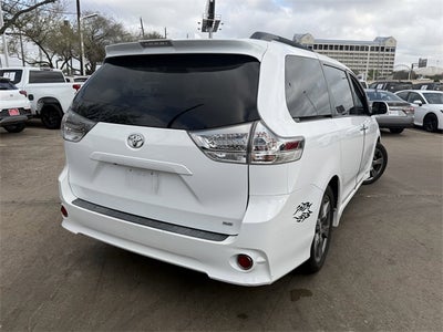 2020 Toyota SIENNA SE 3.5L SE 8 Passenger