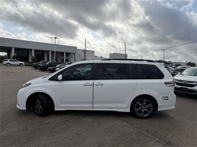 2020 Toyota SIENNA SE 3.5L SE 8 Passenger
