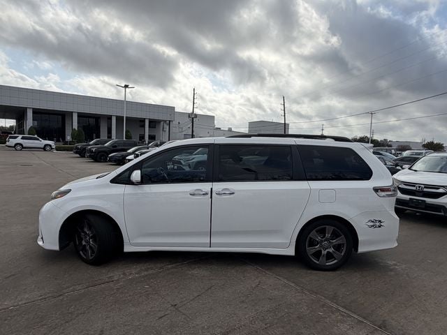 2020 Toyota SIENNA SE 3.5L SE 8 Passenger