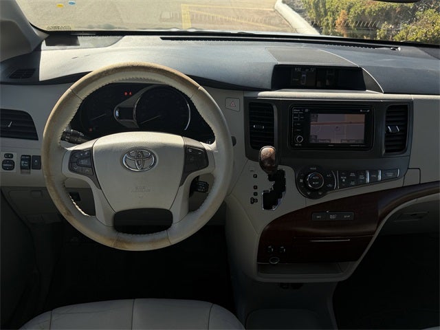 2012 Toyota SIENNA XLE 3.5L XLE 8 Passenger
