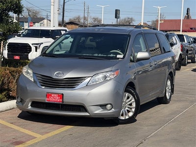 2012 Toyota SIENNA XLE 3.5L XLE 8 Passenger