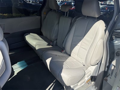 2012 Toyota SIENNA XLE 3.5L XLE 8 Passenger