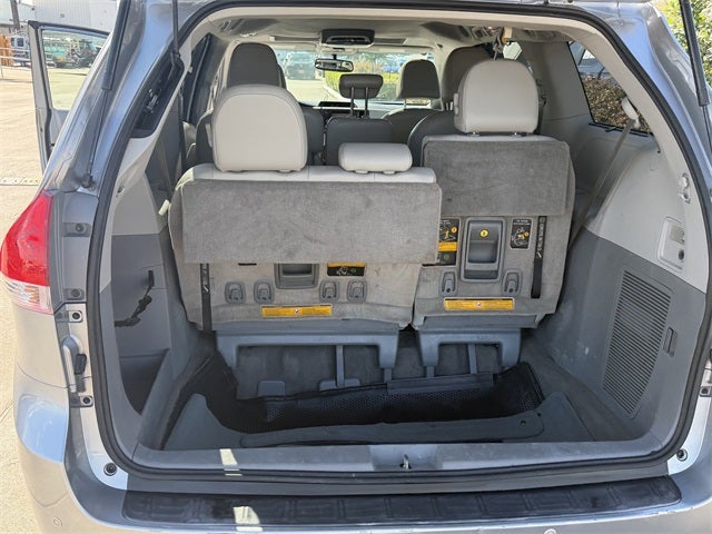 2012 Toyota SIENNA XLE 3.5L XLE 8 Passenger