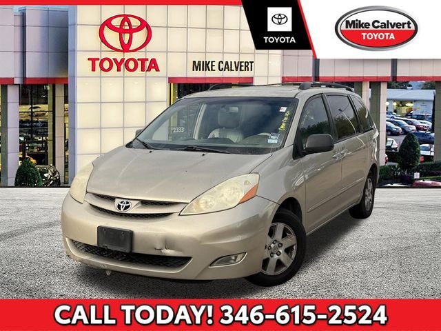 2010 Toyota SIENNA XLE