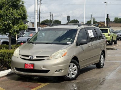 2010 Toyota SIENNA XLE