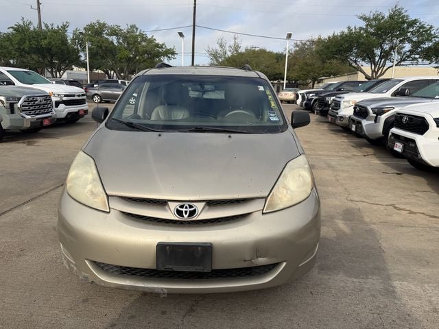 2010 Toyota SIENNA XLE