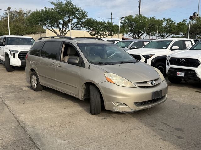 2010 Toyota SIENNA XLE
