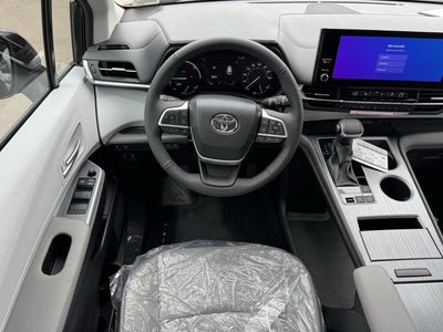 2026 Toyota Sienna XLE 8 Passenger
