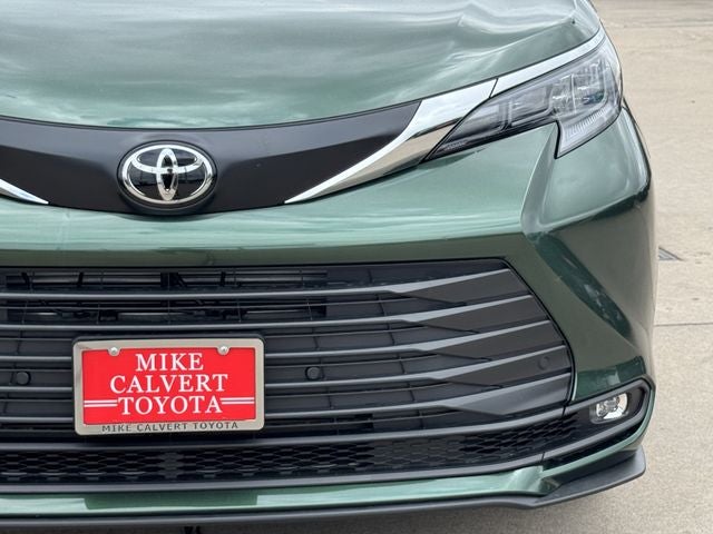 2026 Toyota Sienna XLE 8 Passenger