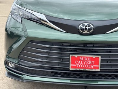 2026 Toyota Sienna XLE 8 Passenger