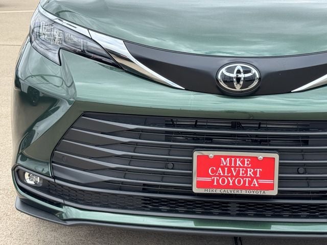 2026 Toyota Sienna XLE 8 Passenger