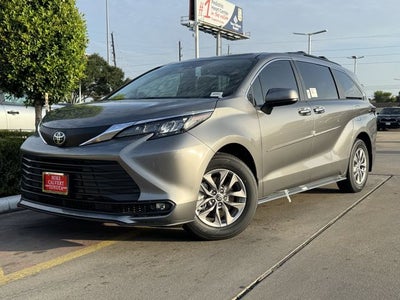 2026 Toyota Sienna XLE