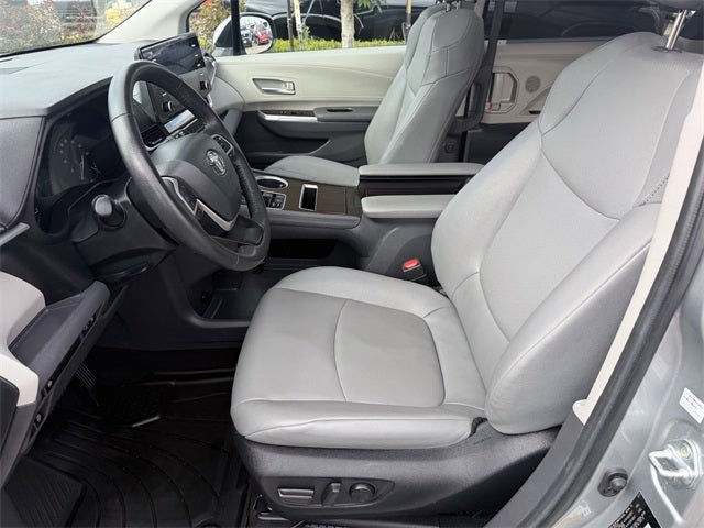 2024 Toyota SIENNA XLE XLE 8 Passenger