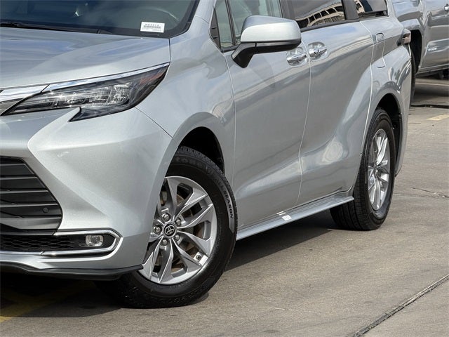 2024 Toyota SIENNA XLE XLE 8 Passenger