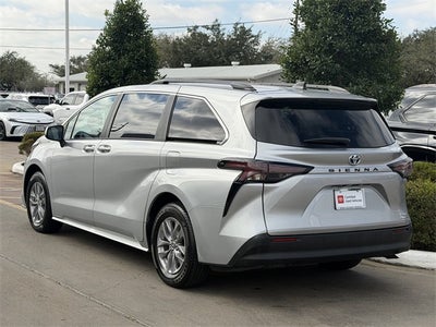 2024 Toyota SIENNA XLE XLE 8 Passenger