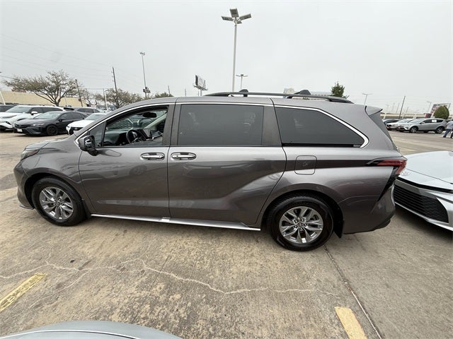 2022 Toyota SIENNA XLE XLE 7 Passenger