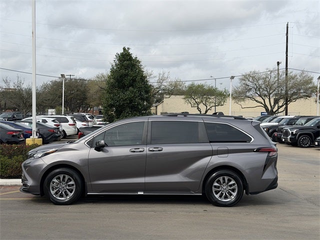 2022 Toyota SIENNA XLE XLE 7 Passenger