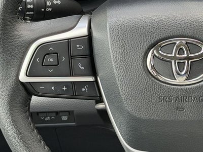 2023 Toyota SIENNA XLE XLE 8 Passenger