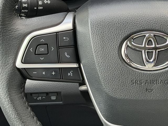 2023 Toyota SIENNA XLE XLE 8 Passenger