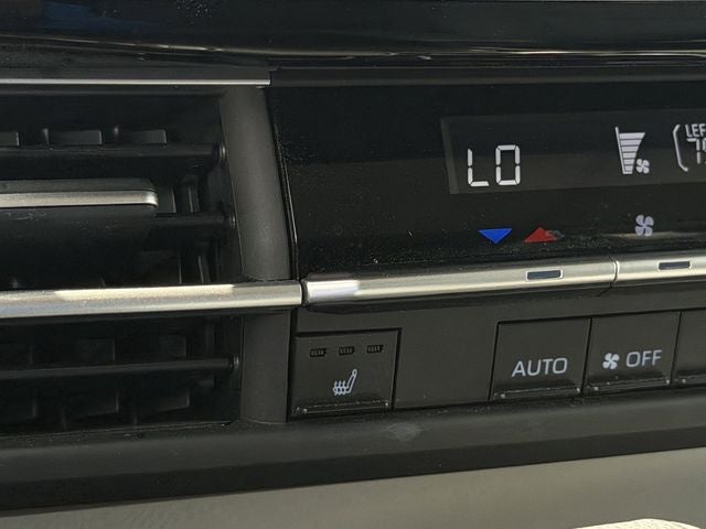 2023 Toyota SIENNA XLE XLE 8 Passenger