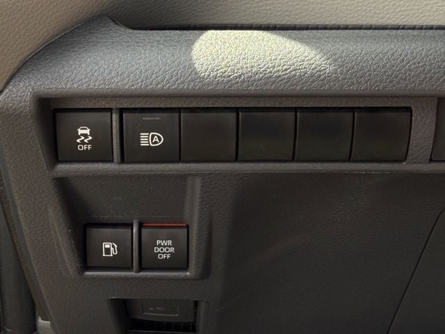 2023 Toyota SIENNA XLE XLE 8 Passenger