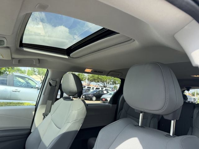 2023 Toyota SIENNA XLE XLE 8 Passenger