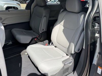 2023 Toyota SIENNA XLE XLE 8 Passenger