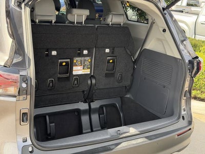 2023 Toyota SIENNA XLE XLE 8 Passenger