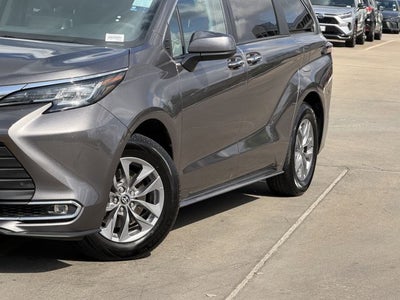 2023 Toyota SIENNA XLE XLE 8 Passenger