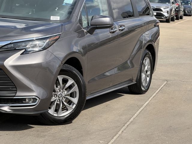 2023 Toyota SIENNA XLE XLE 8 Passenger