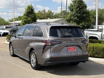 2023 Toyota SIENNA XLE XLE 8 Passenger