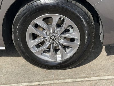 2023 Toyota SIENNA XLE XLE 8 Passenger