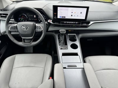 2025 Toyota SIENNA XLE XLE 8 Passenger