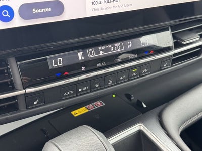 2025 Toyota SIENNA XLE XLE 8 Passenger