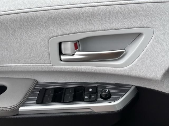 2025 Toyota SIENNA XLE XLE 8 Passenger