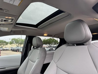 2025 Toyota SIENNA XLE XLE 8 Passenger