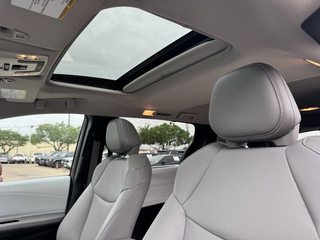 2025 Toyota SIENNA XLE XLE 8 Passenger