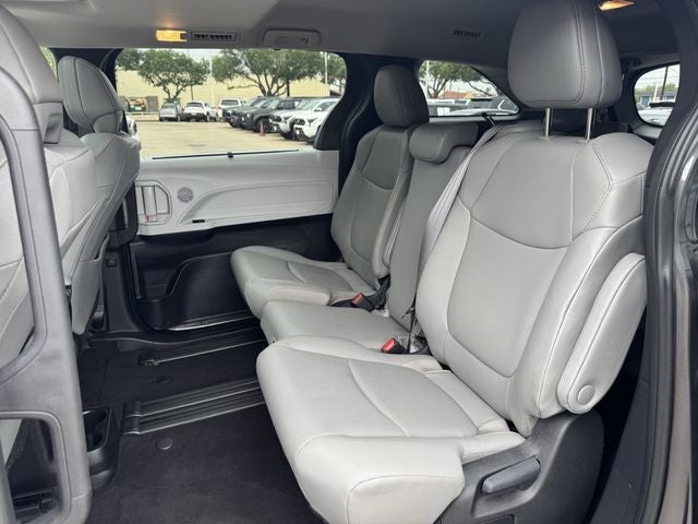 2025 Toyota SIENNA XLE XLE 8 Passenger
